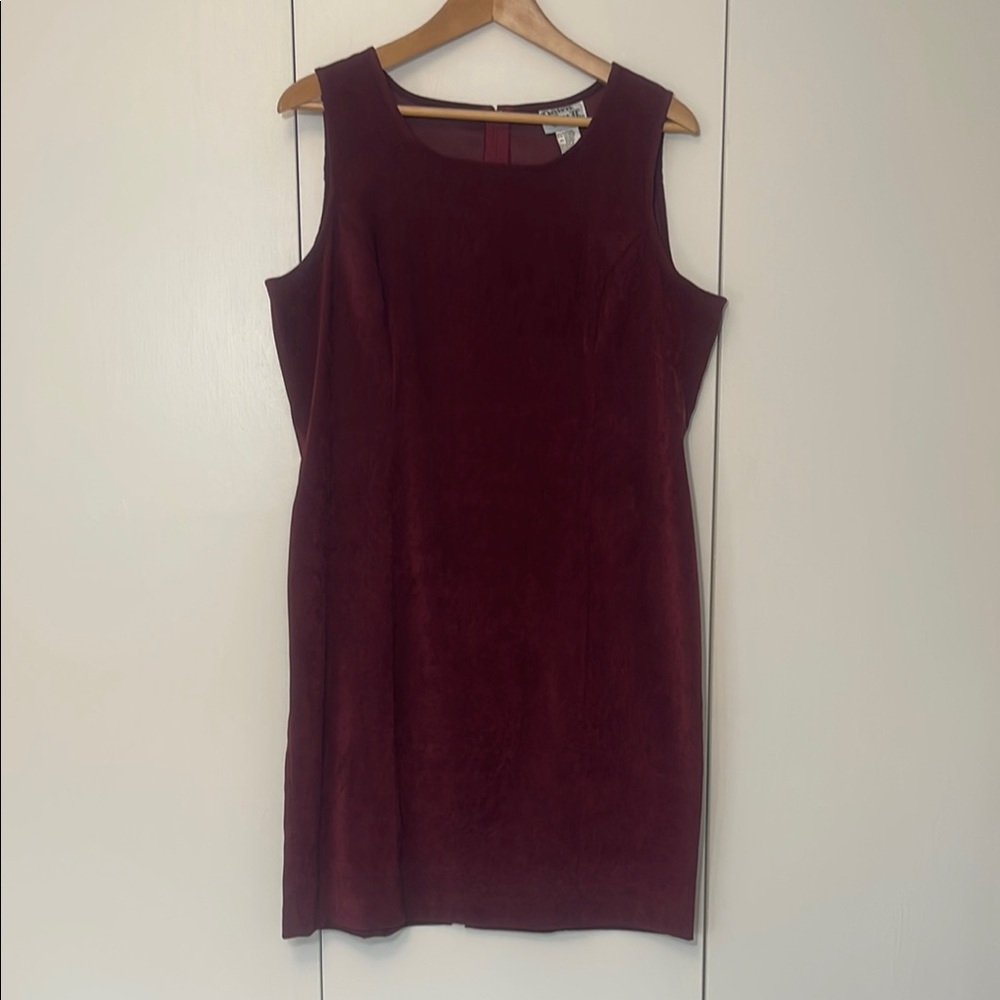 Elegant Burgundy Sleeveless Dress
